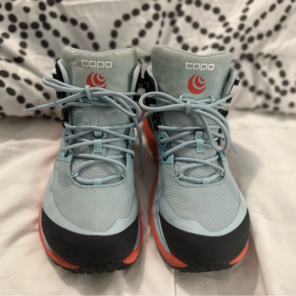 Women’s Topo TrailVenture 2 WP Hiking Books, Size 9.5